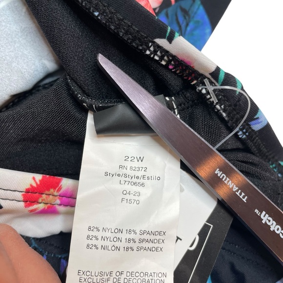 Island Escape Plus Size Floral Print H-Back Tankini Top Black 22W New - Picture 8 of 9